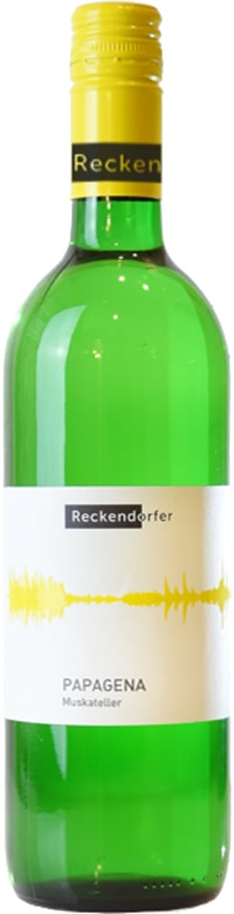 2022 Muskateller "Papagena" reflection
