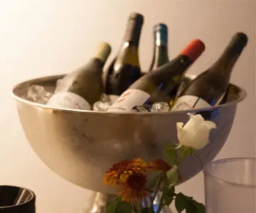 Flaschen im Champagnerkübel